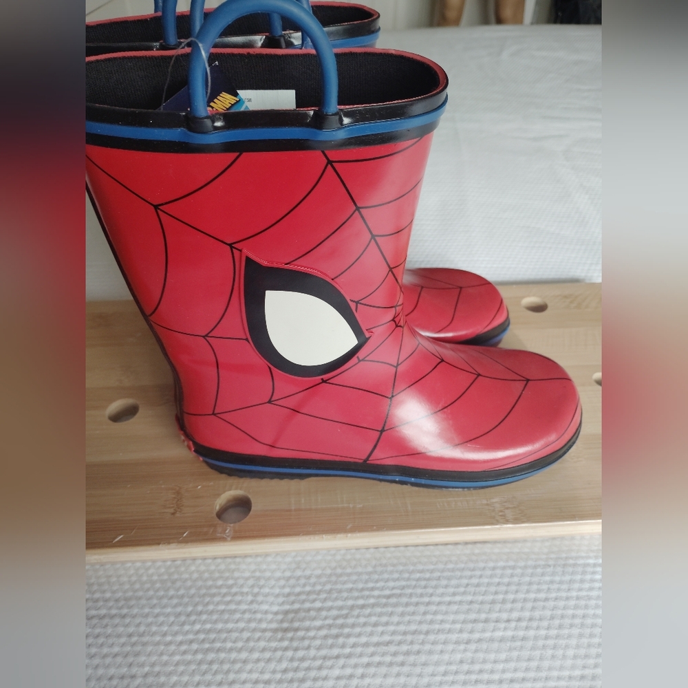 Spider Man Kid Size 2/3 Red Rain boot With Top Handles .
